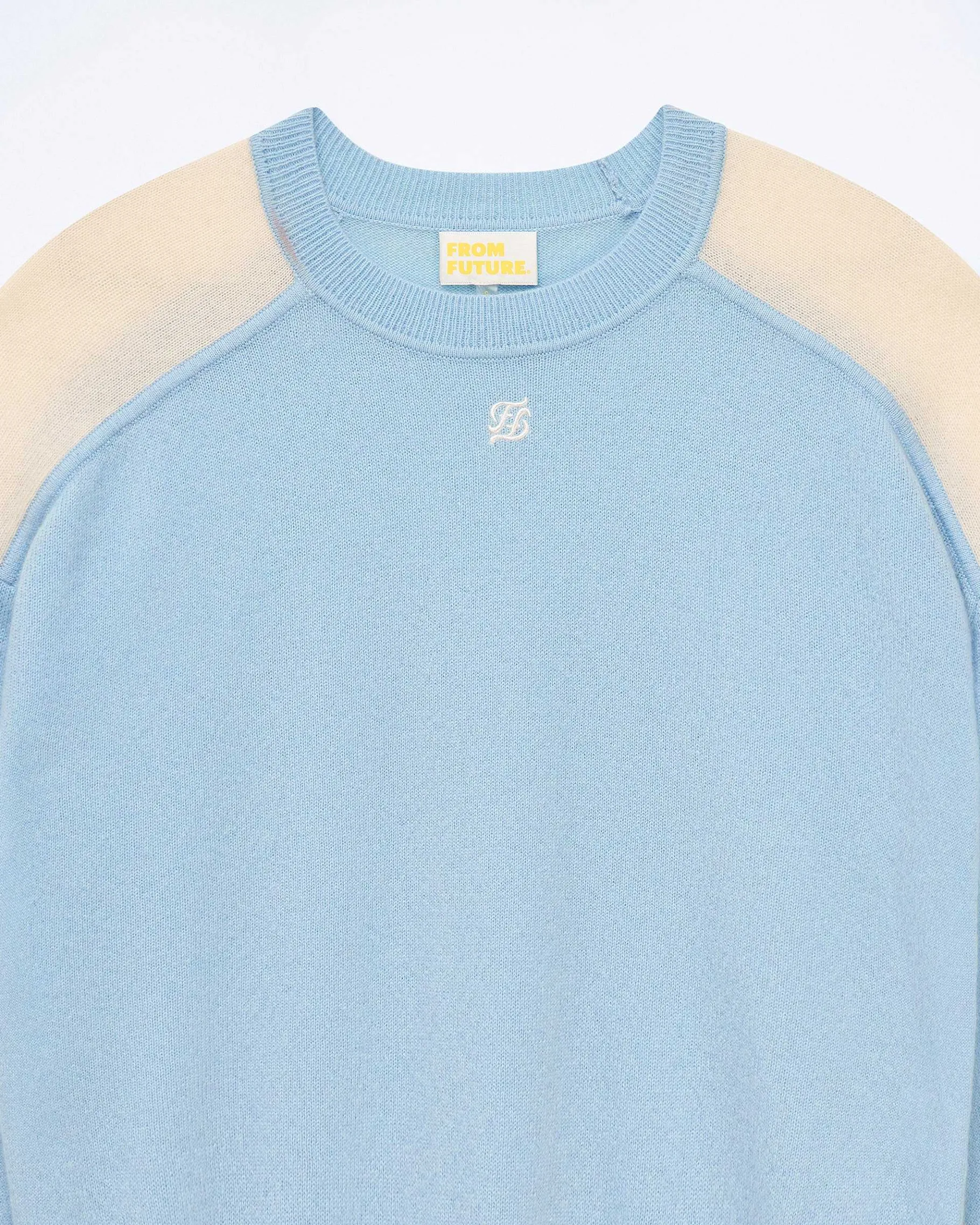 FROM FUTURE Pull Col Rond Bicolore Et Broderie Baby Blue