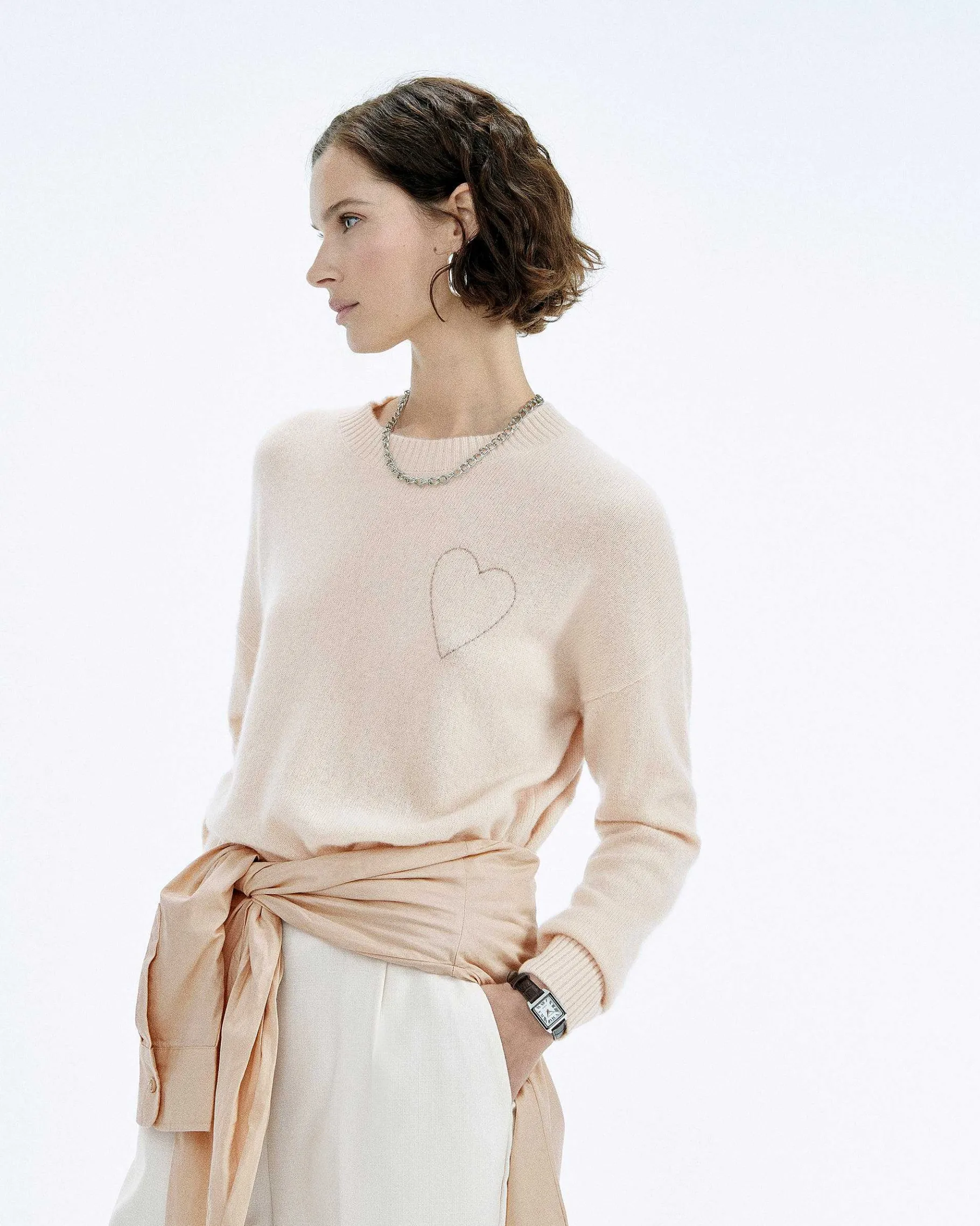 Best FROM FUTURE Pull Col Rond Coeur Brode Light Beige