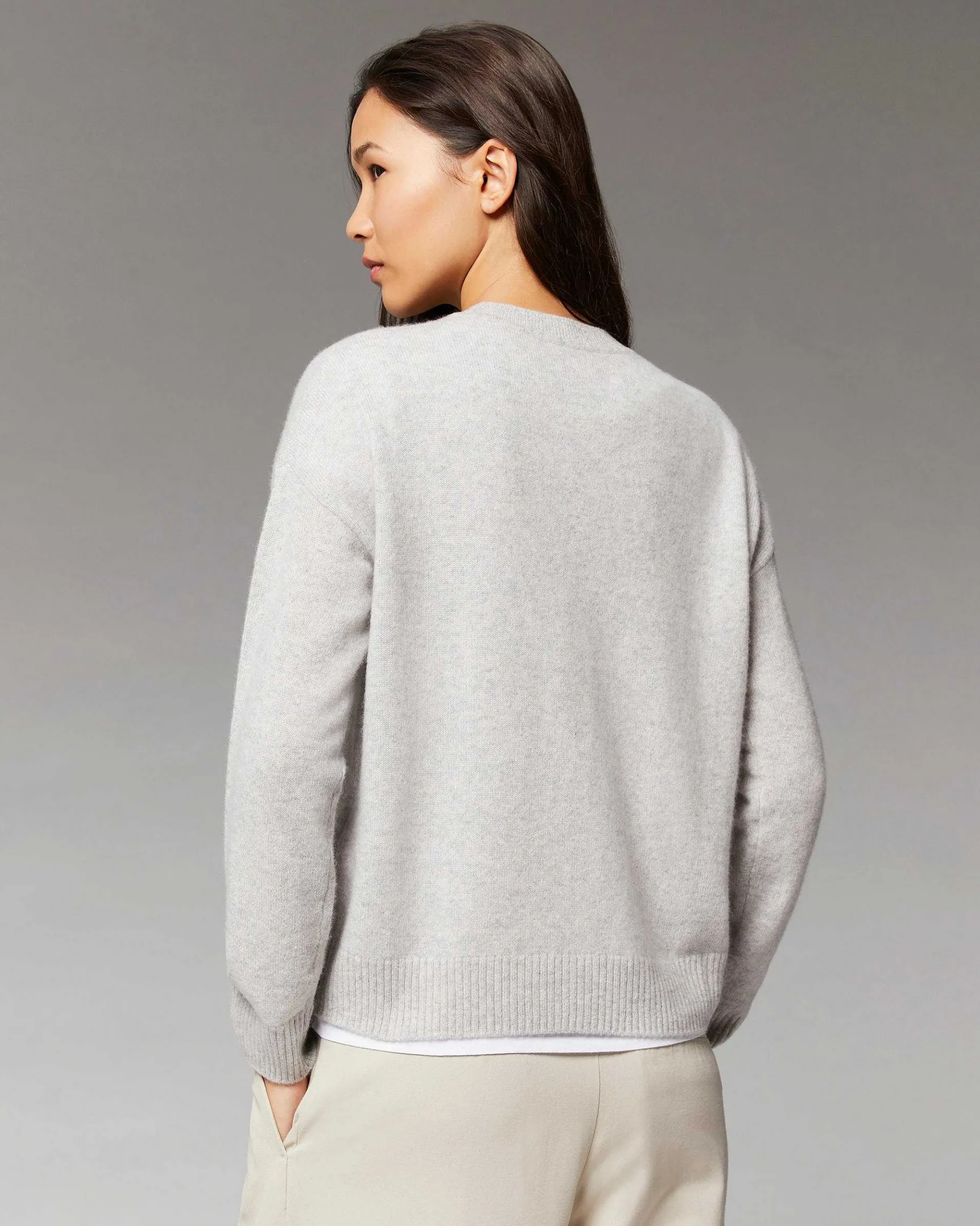 FROM FUTURE Pull Col Rond Strass Coeur Leger Gris Chine Clair