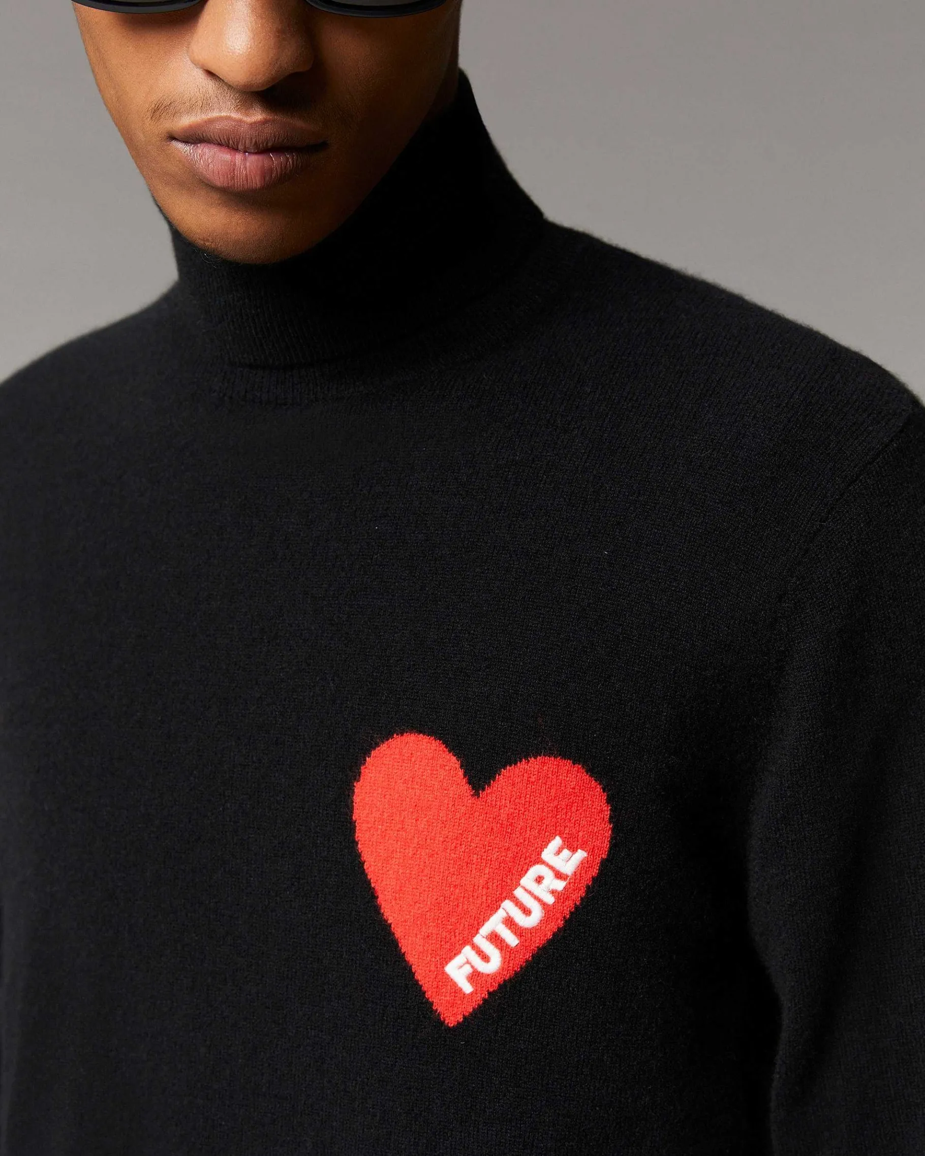 Discount FROM FUTURE Pull Col Roule Coeur Noir