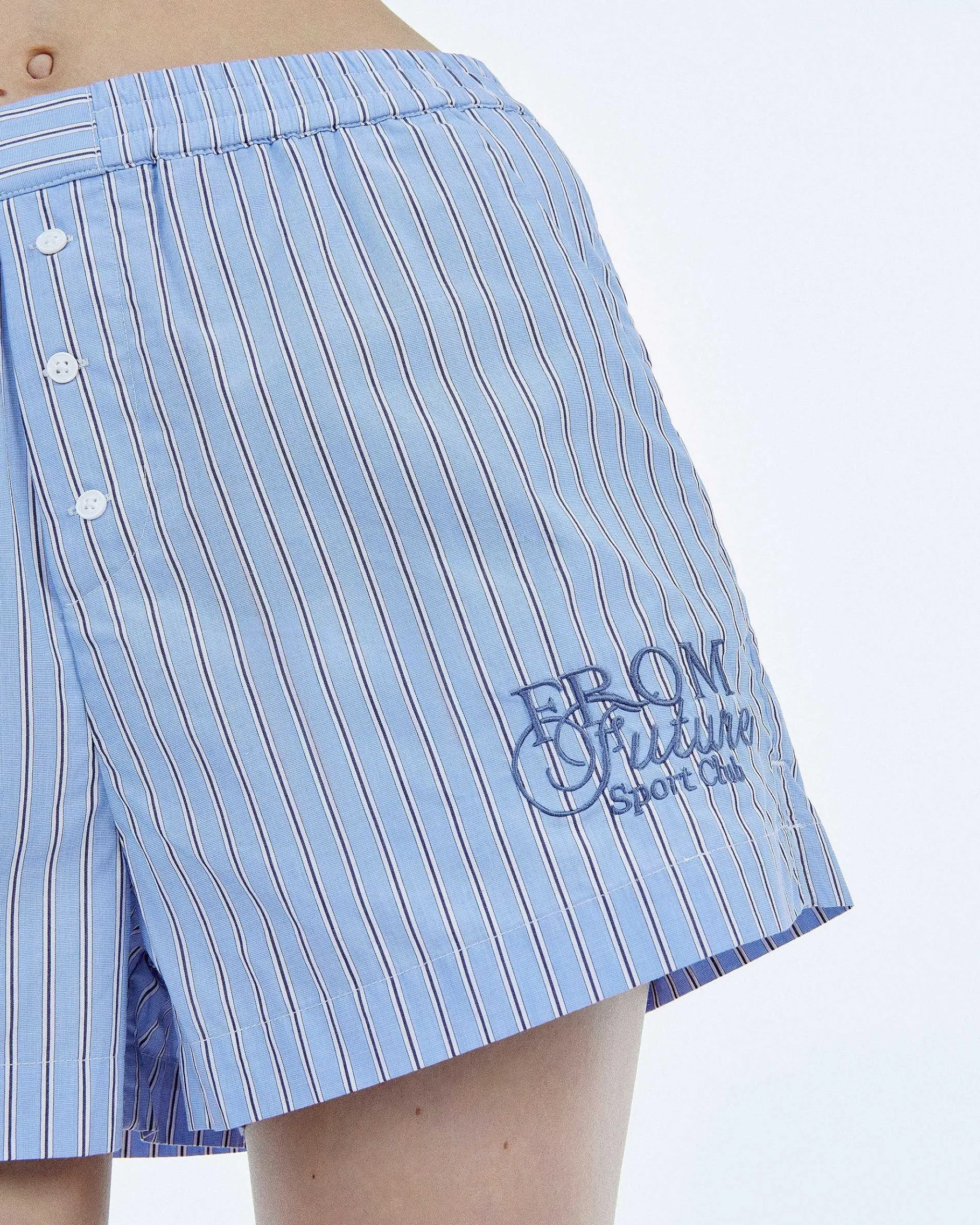 New FROM FUTURE Short Court Popeline Bleu Ciel Raye